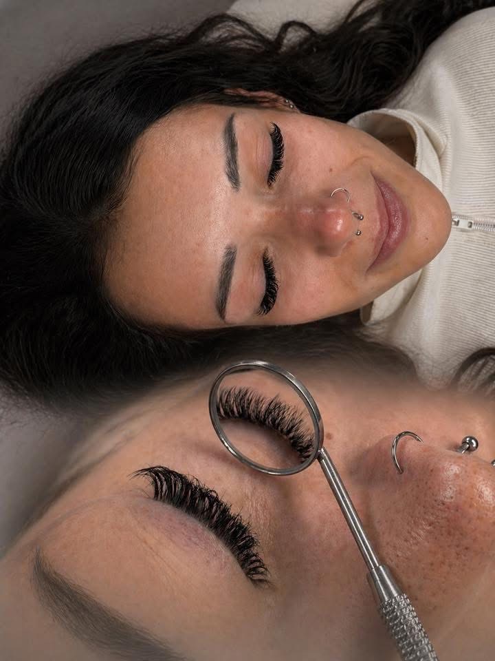 Dúsabb, látványos volumen szett UV technikával – Noémi Lashes, Érd