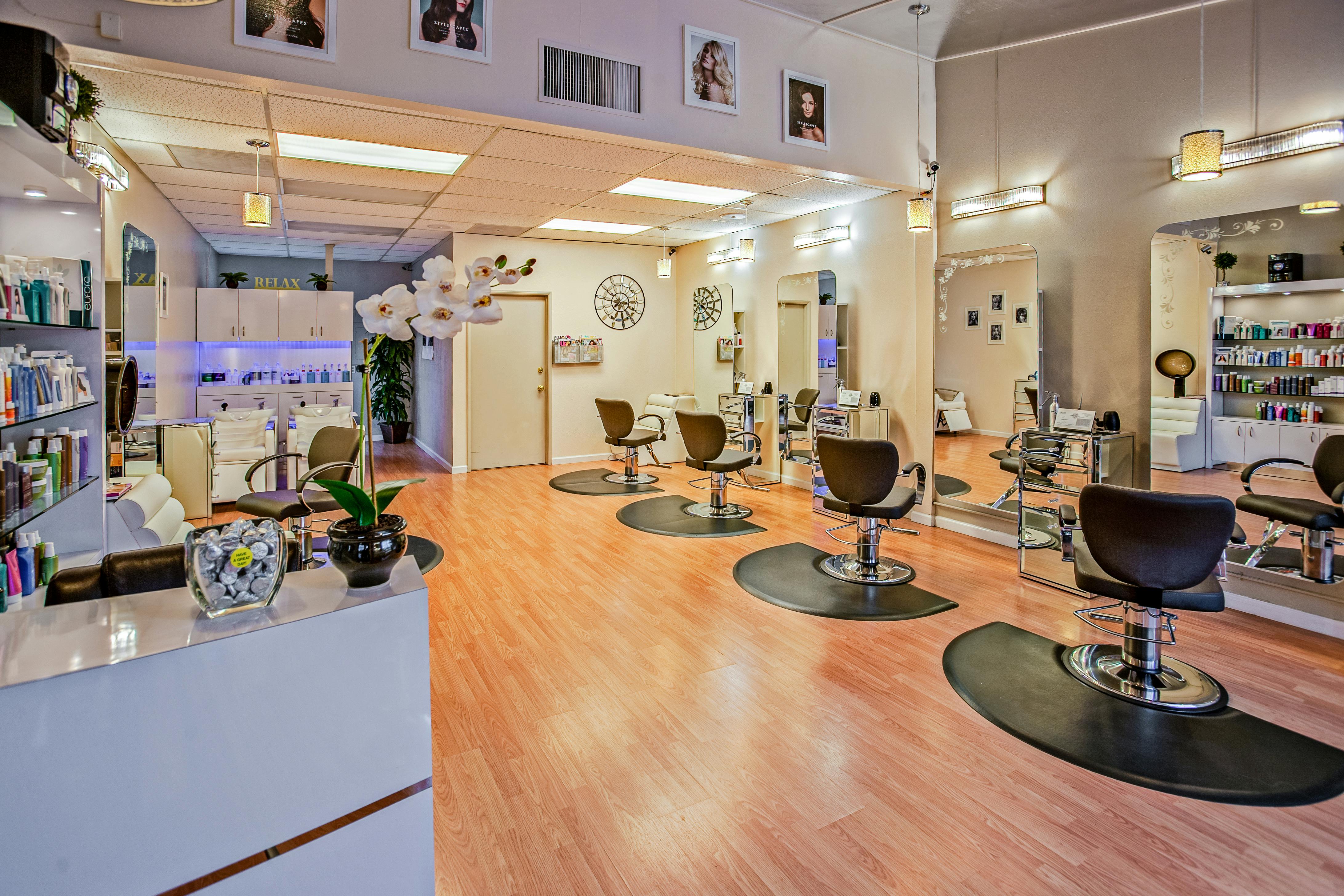 Test Salon